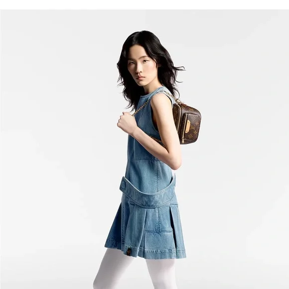 Louis Vuitton Mini Bum Bag Monogram NWT box and reciept - Picture 7 of 8